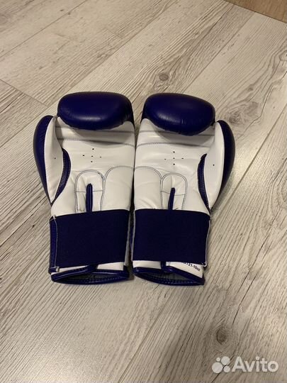 Боксерские перчатки adidas 10oz (унций)