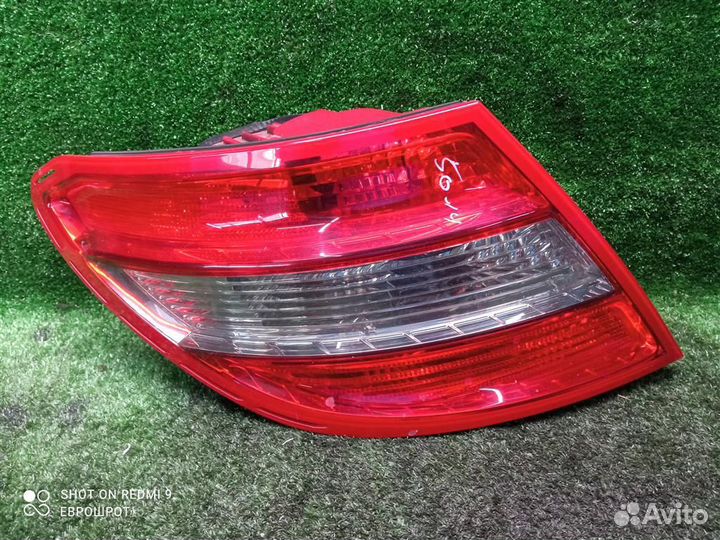 Фонарь задний левый Mercedes Benz W204 (2007-2015)