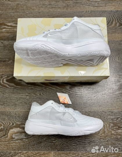 Баскетбольные кроссовки Nike Giannis Freak 5