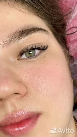 Модель на наращивание ресниц