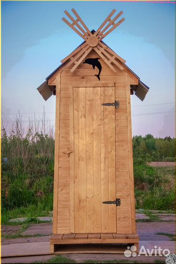 Уличный туалет деревянный