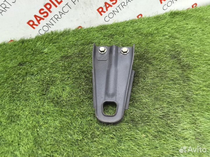 Крюк буксировочный задний Nissan Juke NF15 MR16DDT