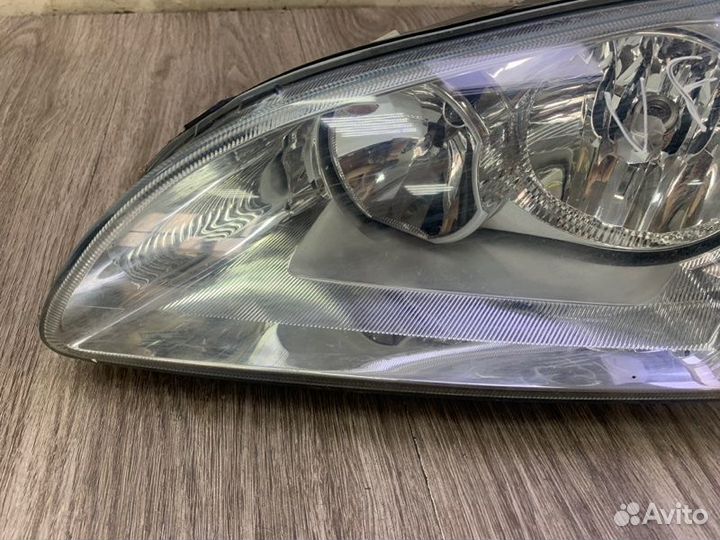 Фара передняя левая Ford Focus 2 хетчбэк 5-ти дв
