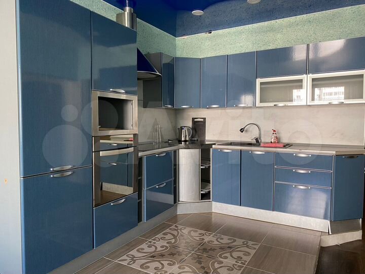 2-к. квартира, 72 м², 6/18 эт.