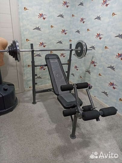 Скамья для жима лежа со штангой