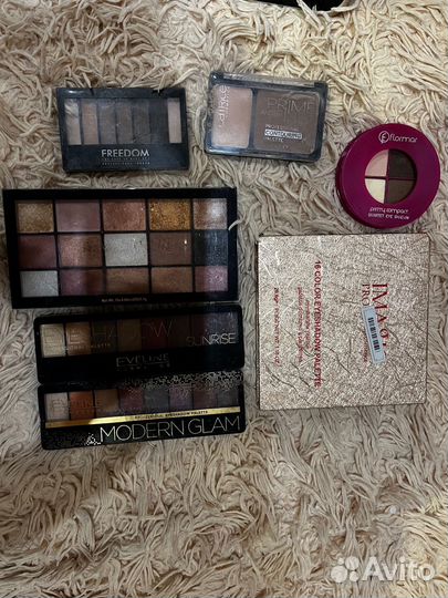 Палетки теней для глаз и лица