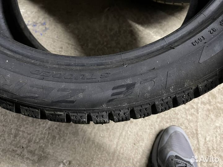 Pirelli Ice Zero 295/40 R20