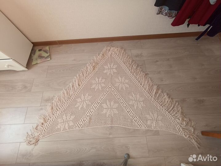 Шаль вязаная