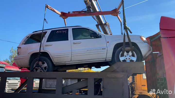 Дверь передняя правая jeep grand cherokee wj