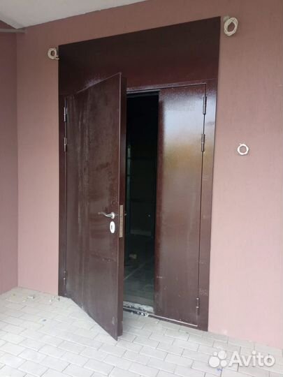 Дверь входная железная