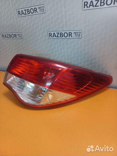 Фонарь правый наружний Nissan Almera G15