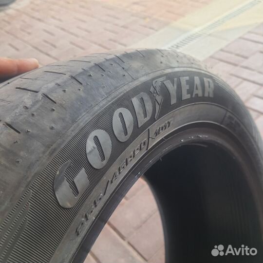 Goodyear EfficientGrip 255/45 R20