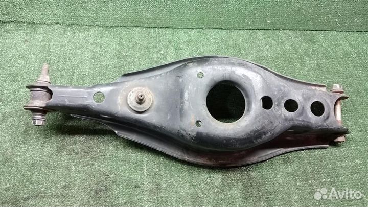 Рычаг задний нижний левый toyota auris ZRE150