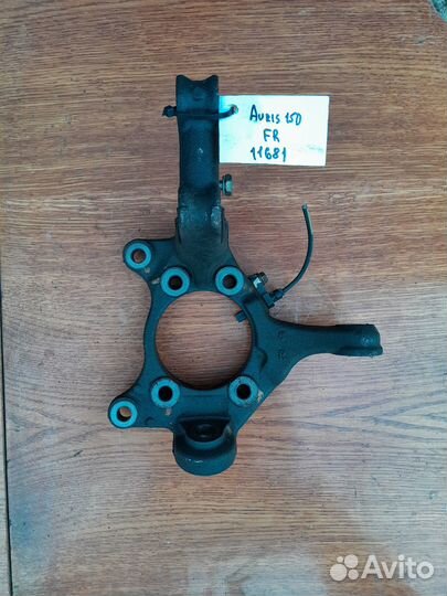 Поворотный кулак Toyota Auris 150