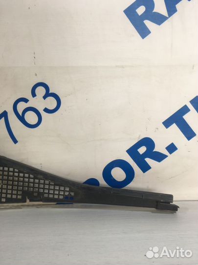 Накладка жабо правая renault duster 2.0 4wd мт