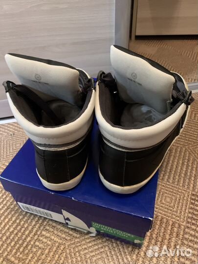 Кроссовки benetton