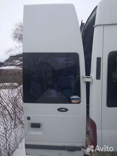 Форд транзит 2008 г.в двери задние
