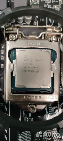 Процессор Intel Core i7-7700 LGA1151