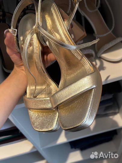 Босоножки stradivarius