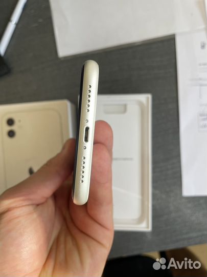 iPhone 11, 64 ГБ