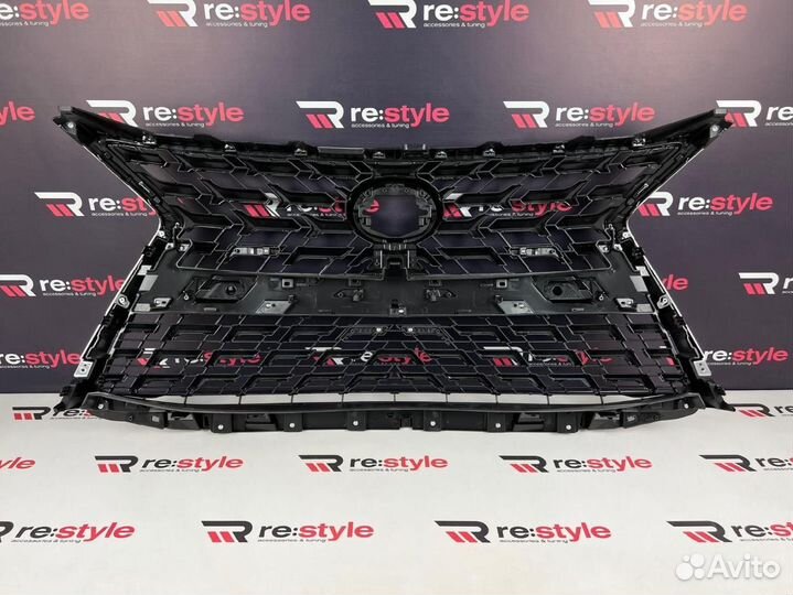 Решетка радиатора Lexus LX570 с16г Heritage U2358