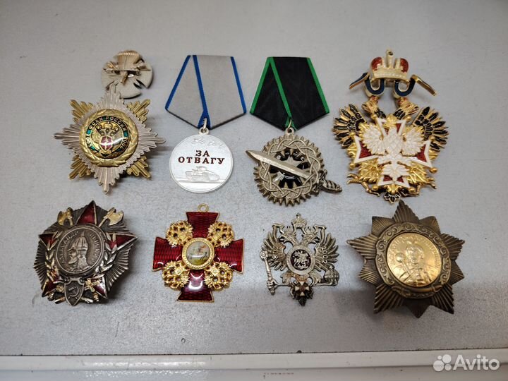 Коллекция муляжей знаков и медалей с журнала Аиф