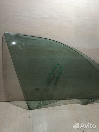 Стекло двери передней правой Skoda Octavia A5