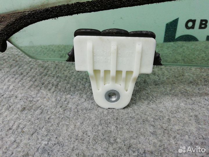 Стекло передней левой двери 80301JN90A Nissan