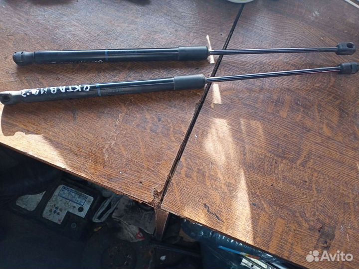 Амортизаторы крышки багажника Шкода октавия а7