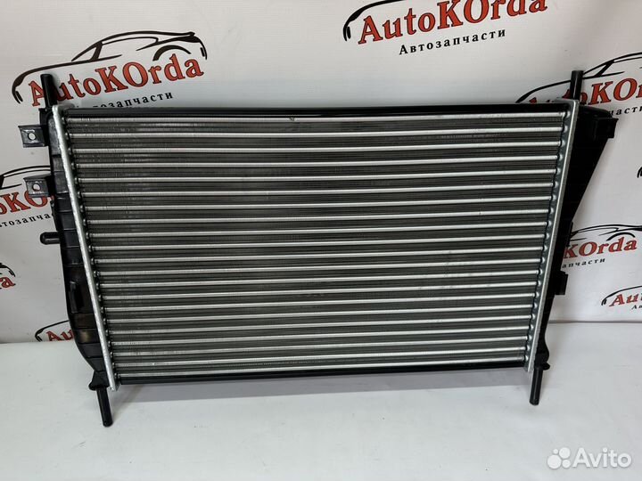 Радиатор охлаждения Ford Mondeo 3 дизель
