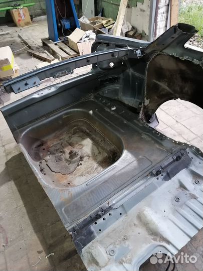 Крыло заднее левое приора седан