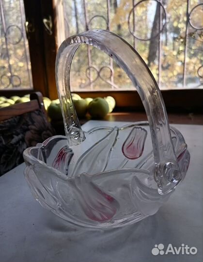 Красивая ваза, конфетница