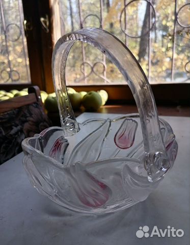 Красивая ваза, конфетница