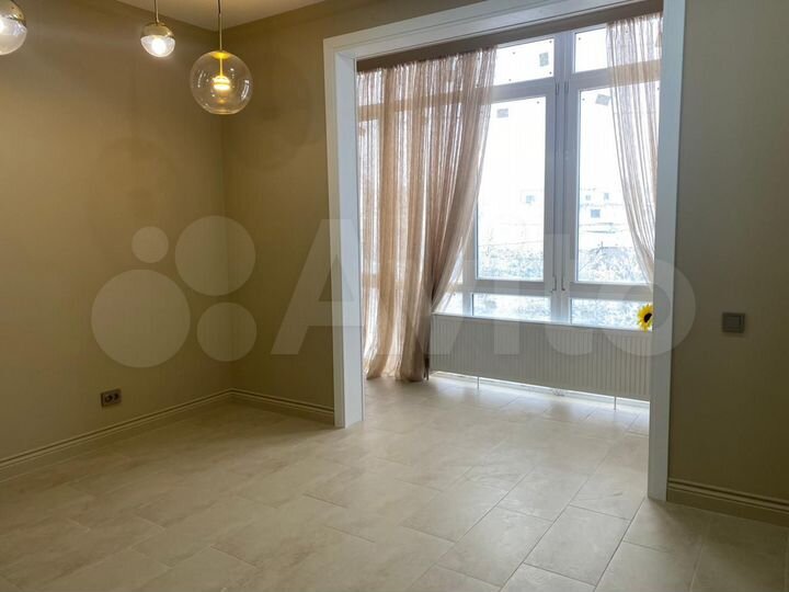2-к. квартира, 70 м², 3/10 эт.