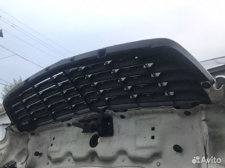 Решотка капота Мерседес w211