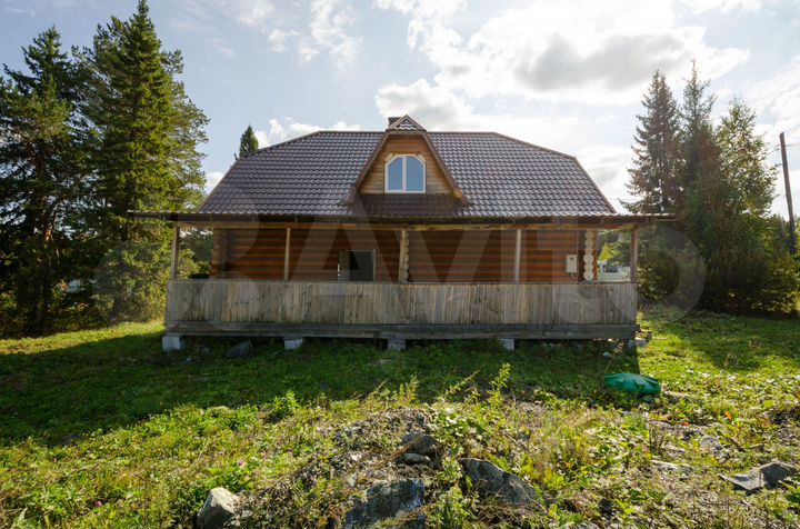 Дом 196 м² на участке 15 сот.