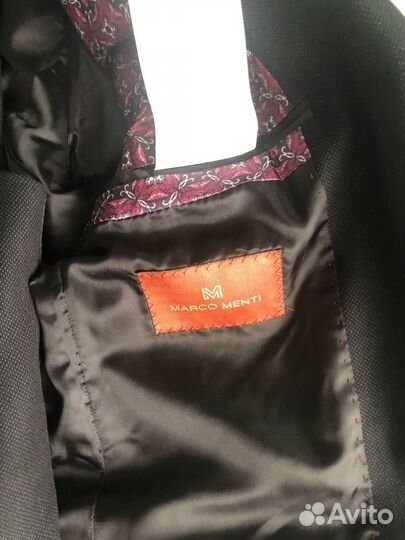 Мужской классический костюм тройка