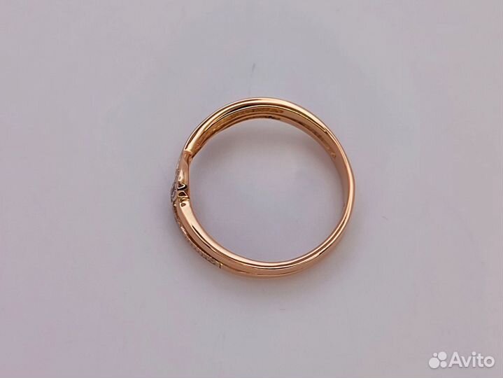 Золотое кольцо с фианитами р.17 2,26гр