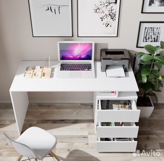 Стол письменный новый в наличии