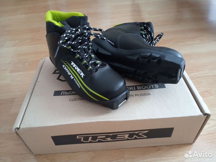 Лыжные ботинки