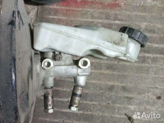 Главный тормозной цилиндр Ford Focus 2 2005-2008