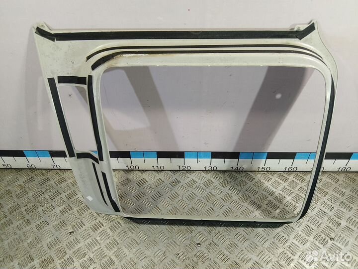 Б/У Обшивка двери сдвижной правой под стекл#001