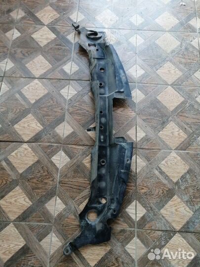 Накладка на телевизор Nissan Tiida C11 HR16DE