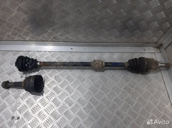 Вал приводной передний правый Nissan Tiida C11