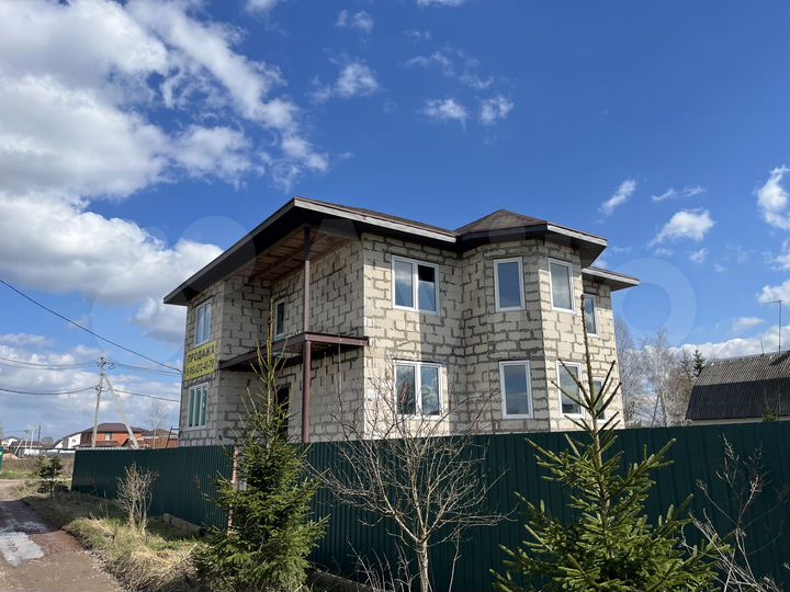 Дом 190 м² на участке 9,6 сот.