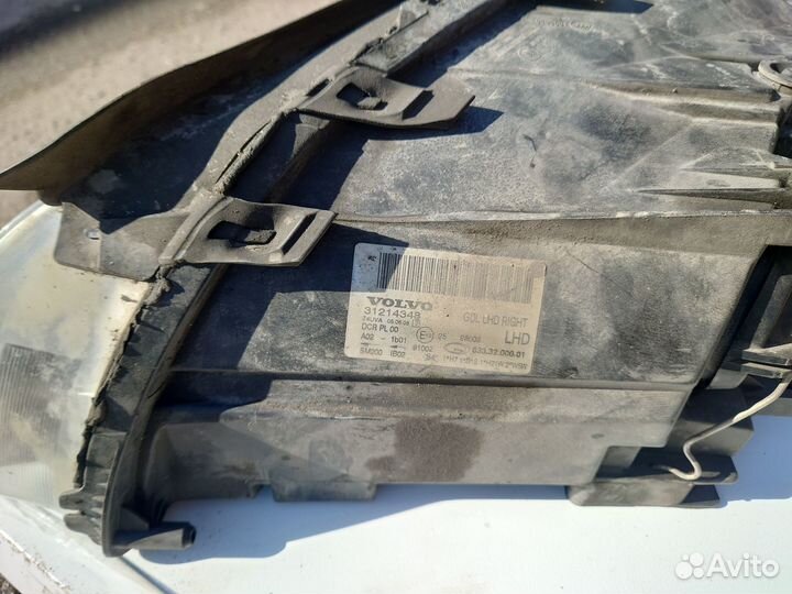 Фара правая на Volvo XC 70, S80, V70