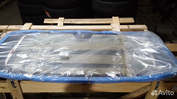 Стекло крышки багажника на круз. Новое, Оригинал