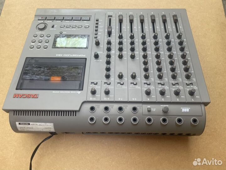 Tascam Portastudio 464