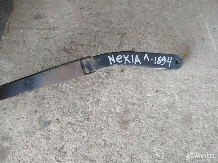 Поводок стеклоочистителя левый Daewoo Nexia