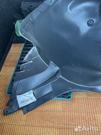 Подкрылок VW polo 20 - LH